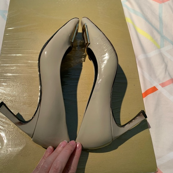 Roger vivier patent leather buckle pumps - Picture 4 of 6